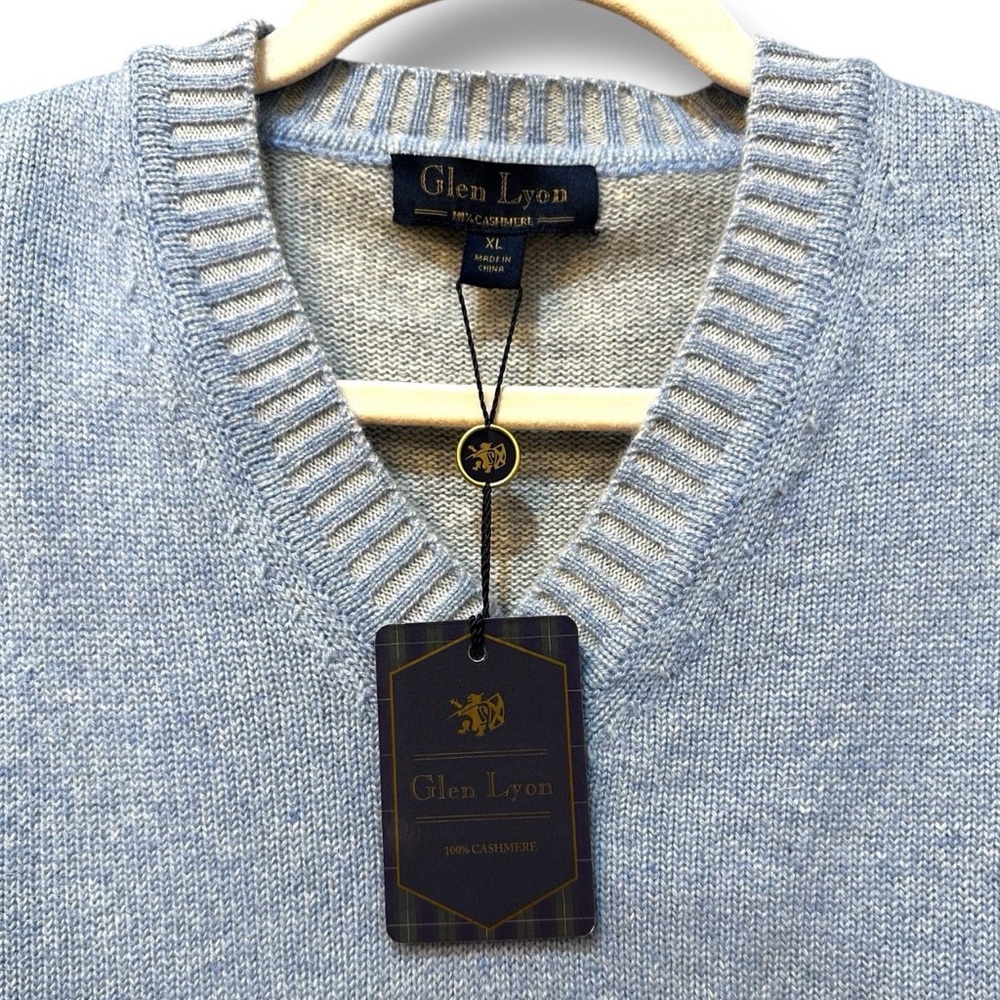 NWT Glen Lyon Light Blue 100% CASHMERE  V-Neck Sweater. Size XL
